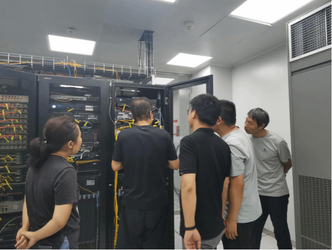 無懼困難連續奮戰 全力以赴搶修校園受損網絡和信息服務業務
